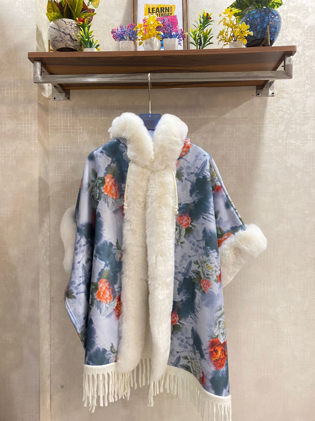 Beautiful Floral Print Cape FT183