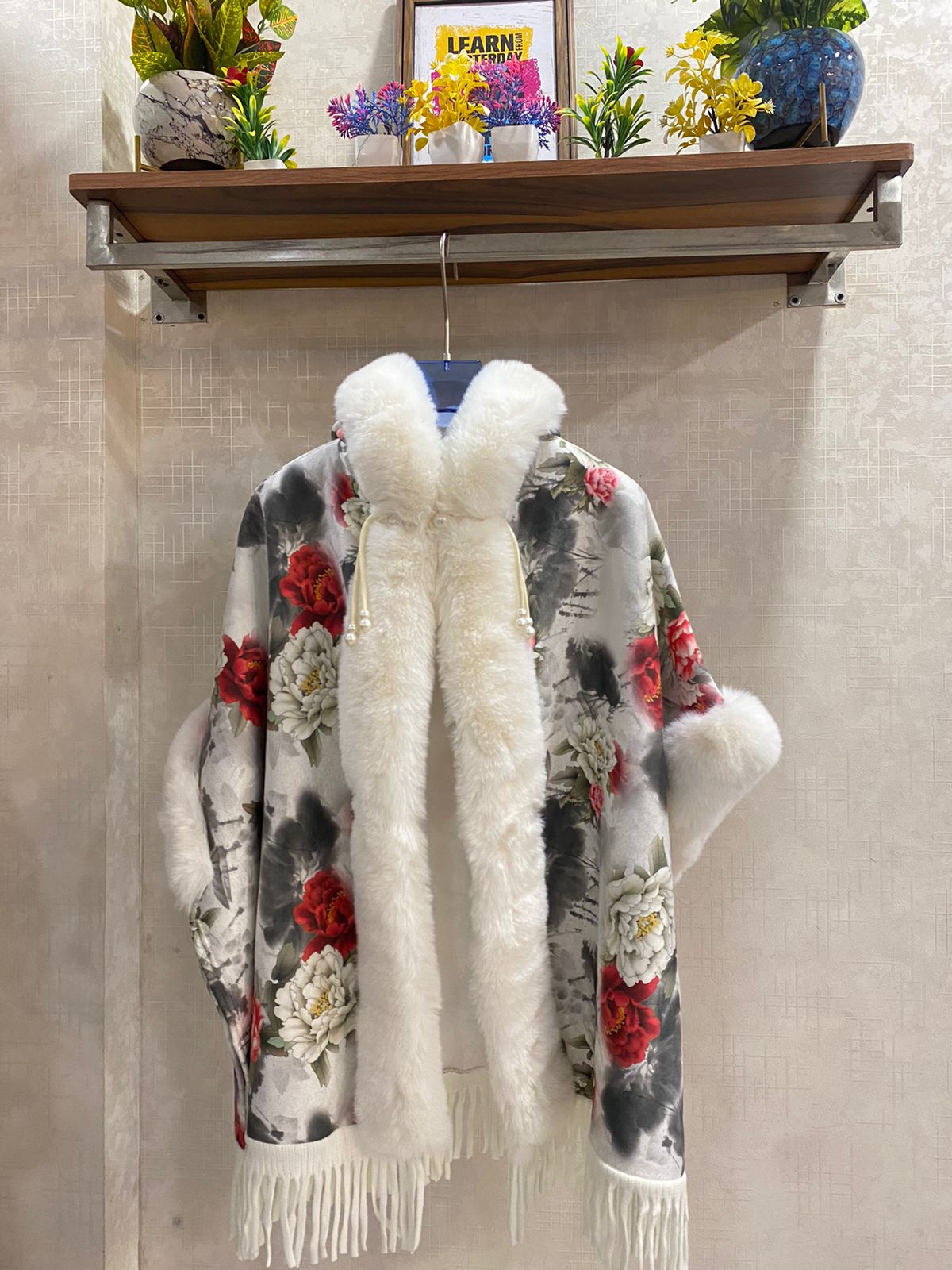 Beautiful Floral Print Cape FT183