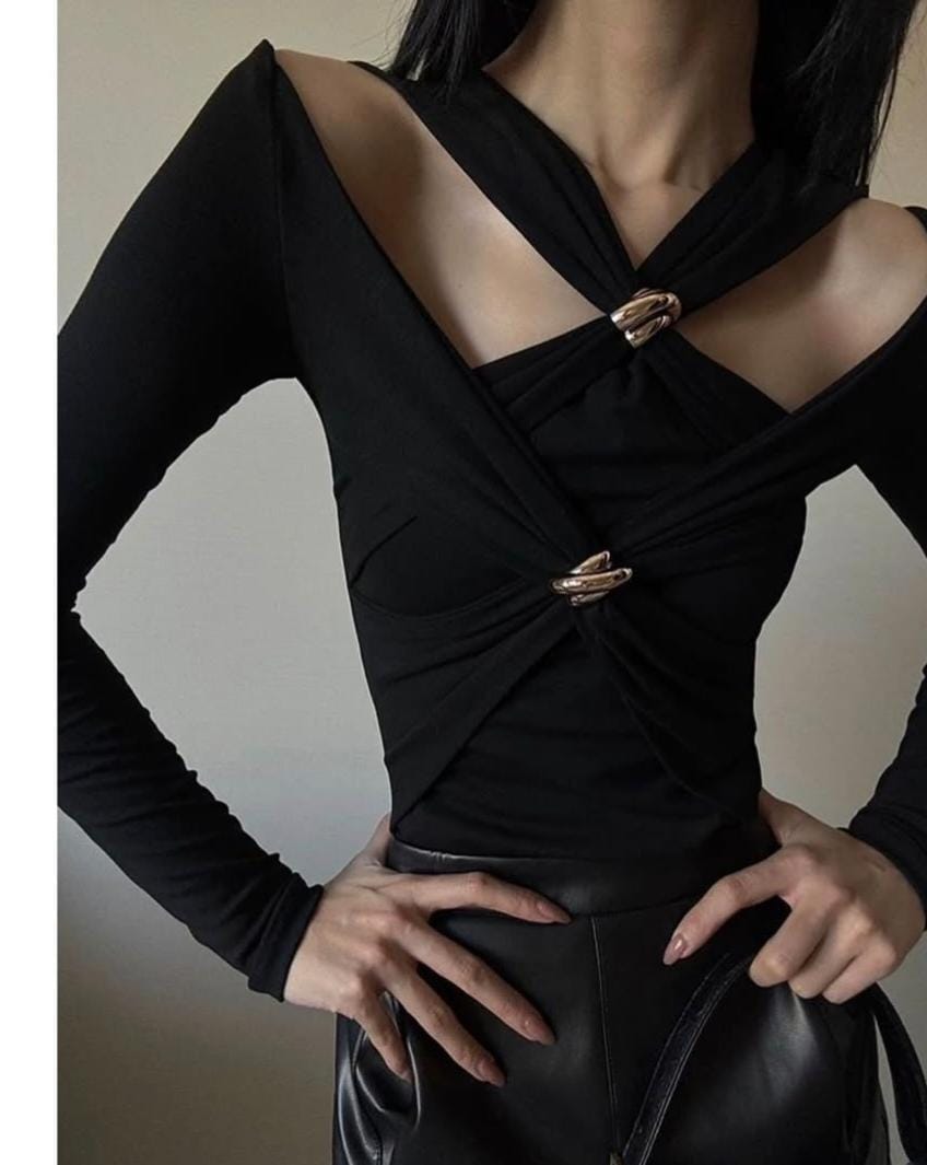Beautiful Knot Detailed Top FT074