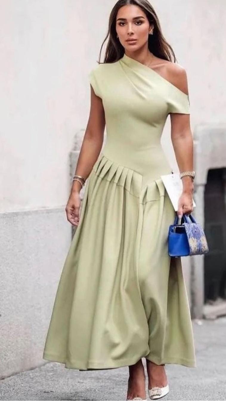 Elegant Slope Neck Slim Fit Dress FT035