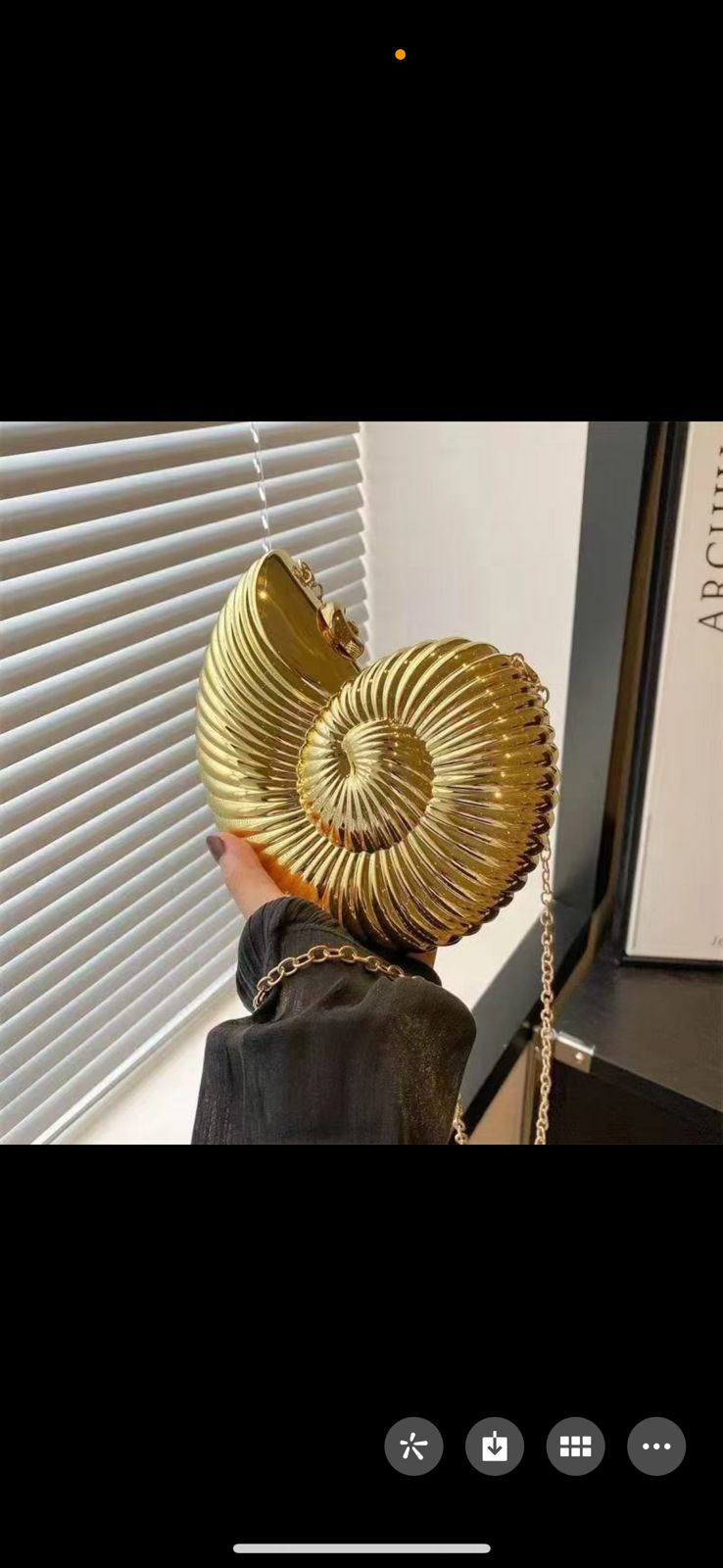 Seashell Shaped Golden Clutch/Sling FT286