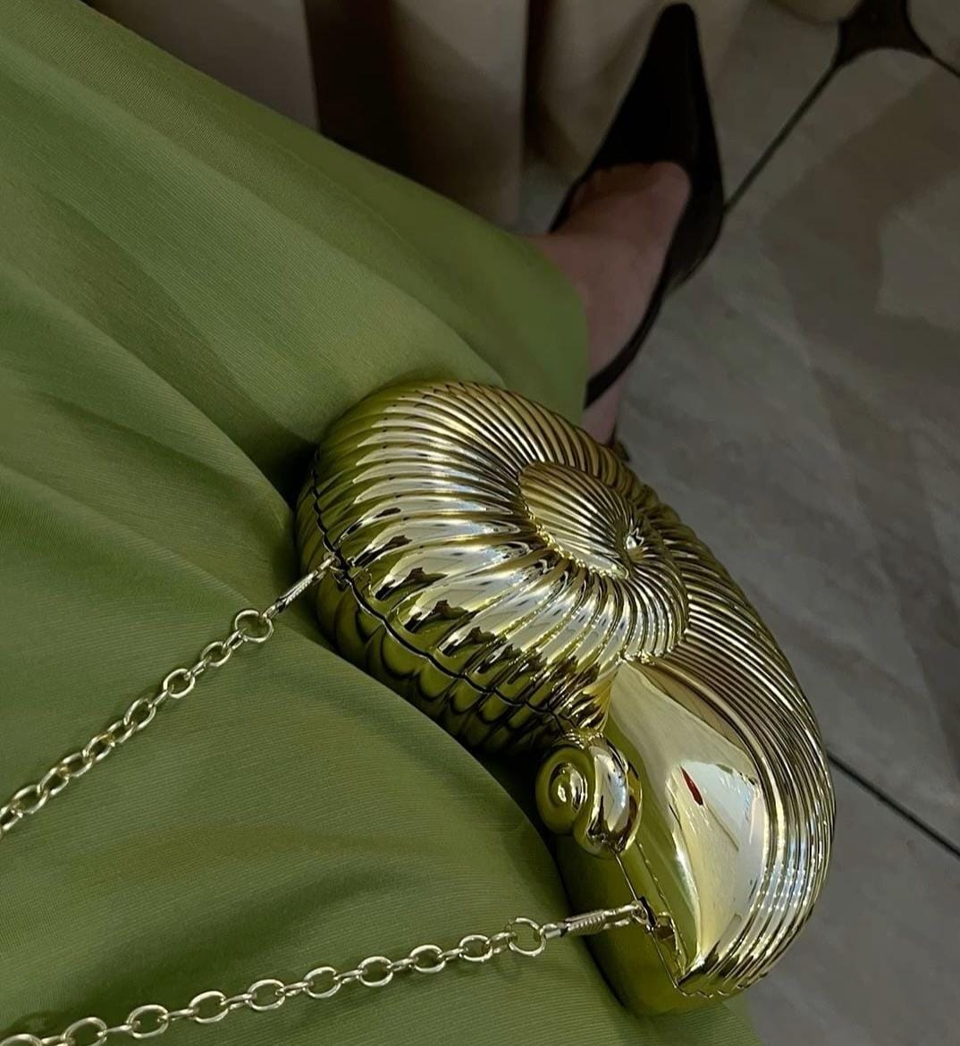 Seashell Shaped Golden Clutch/Sling FT286