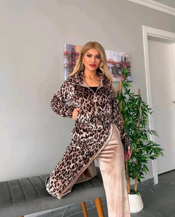 Winter Velvet Premium Tracksuit FT372