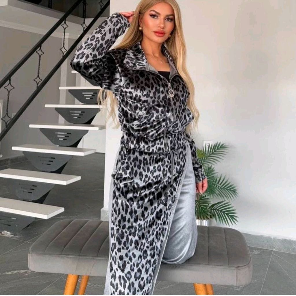 Winter Velvet Premium Tracksuit FT372