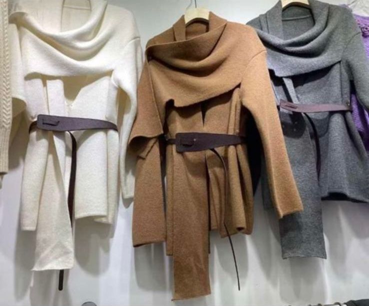 Woolen Cape with Belt FT384