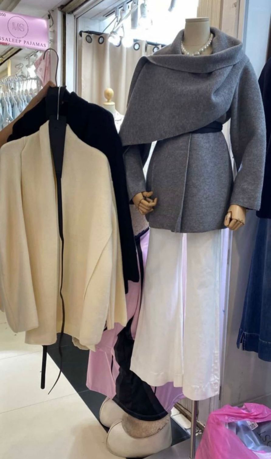 Woolen Cape with Belt FT384