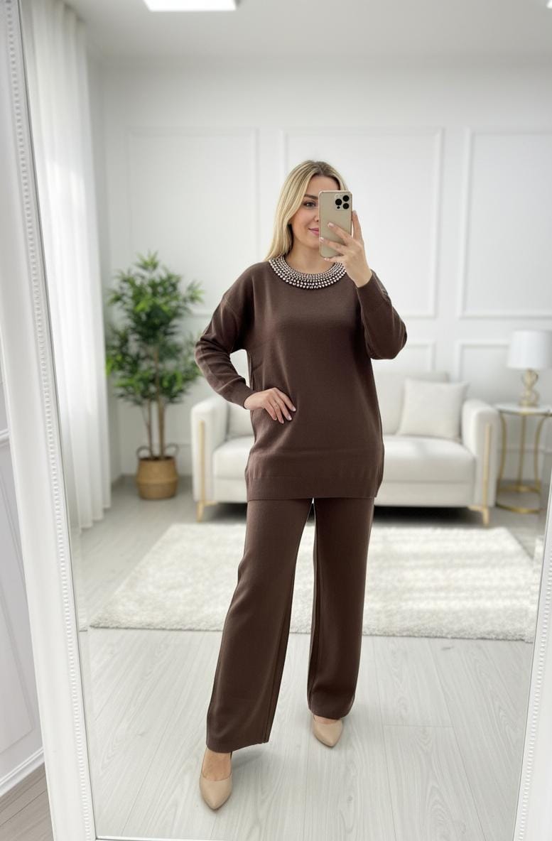 Full Studded Neckline Warm Coord Set FT451