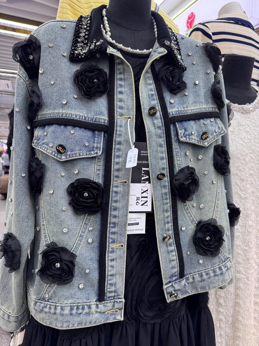 Stylish Denim Jacket with Floral Embellishments FT331