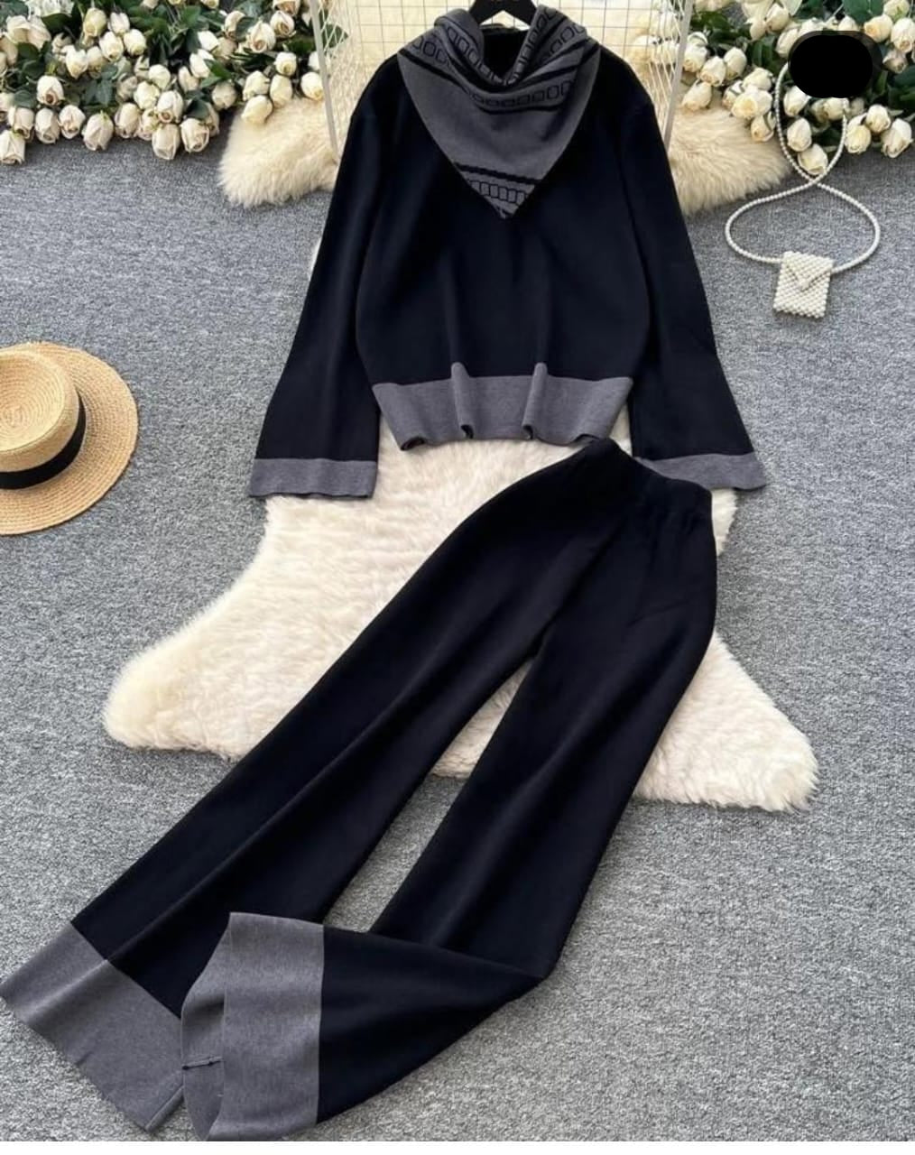Two Tone Woolen Knit Set With Contrast Scarf FT410
