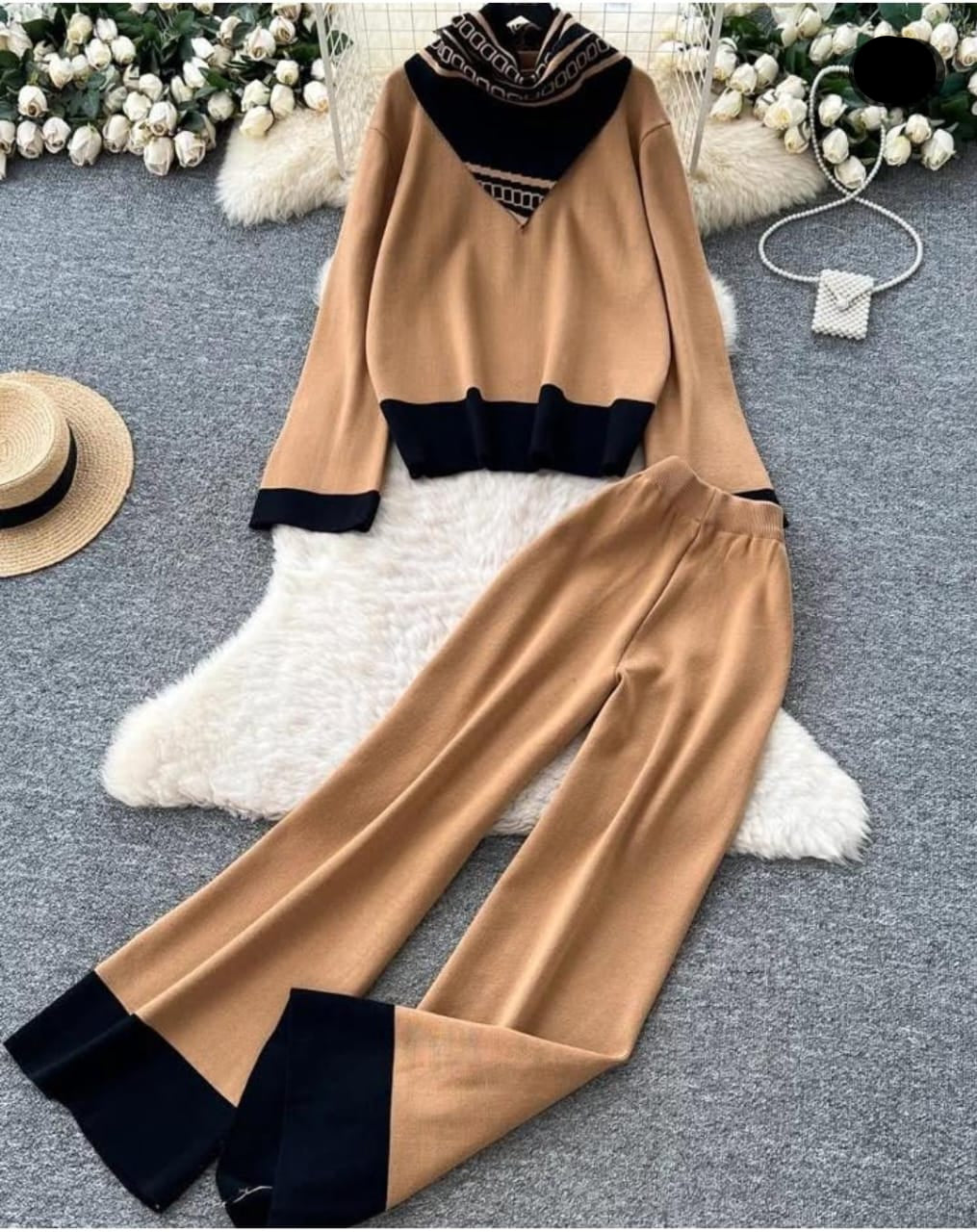 Two Tone Woolen Knit Set With Contrast Scarf FT410