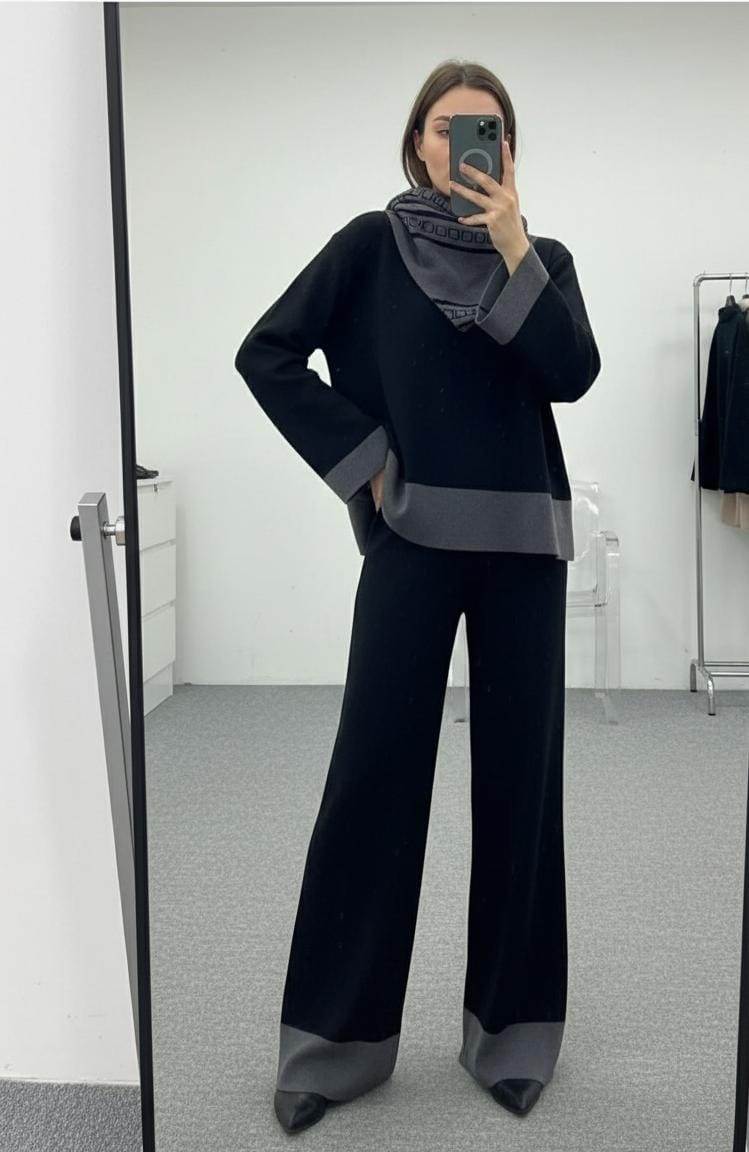 Two Tone Woolen Knit Set With Contrast Scarf FT410