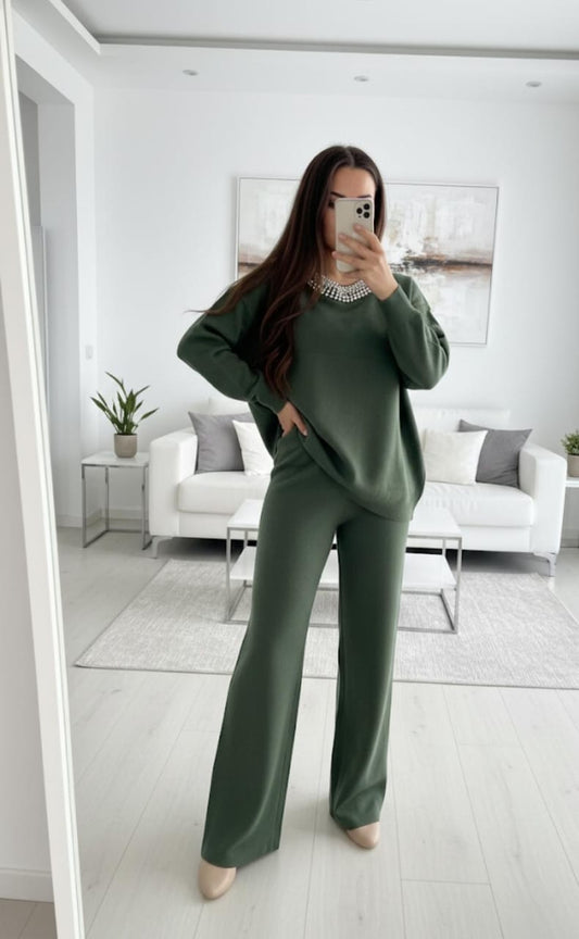 Full Studded Neckline Warm Coord Set FT451