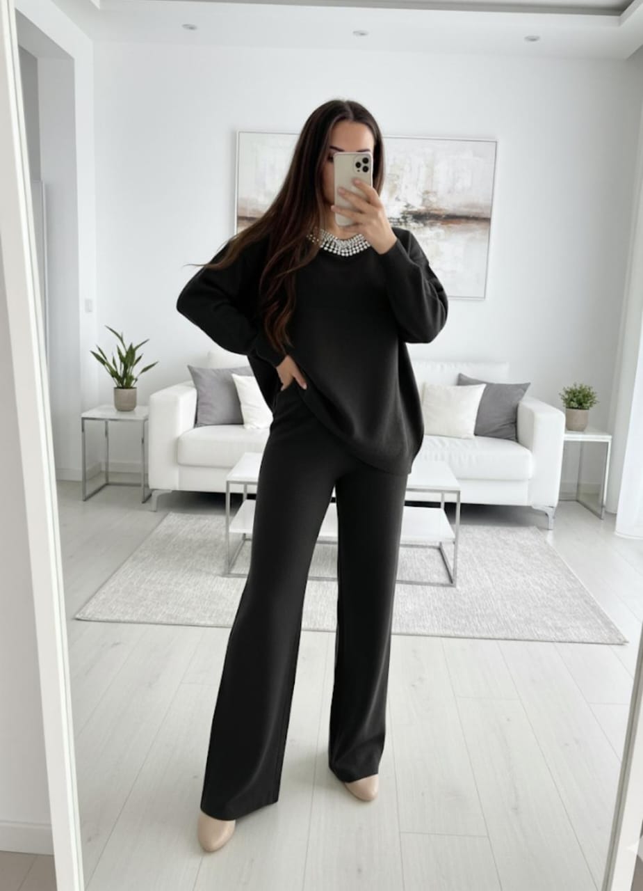 Full Studded Neckline Warm Coord Set FT451