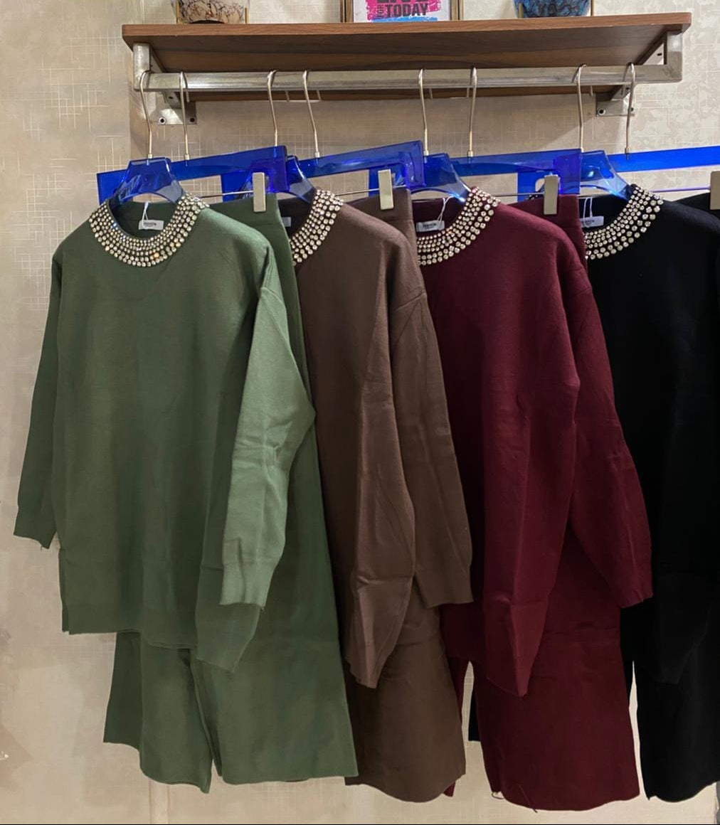 Full Studded Neckline Warm Coord Set FT451