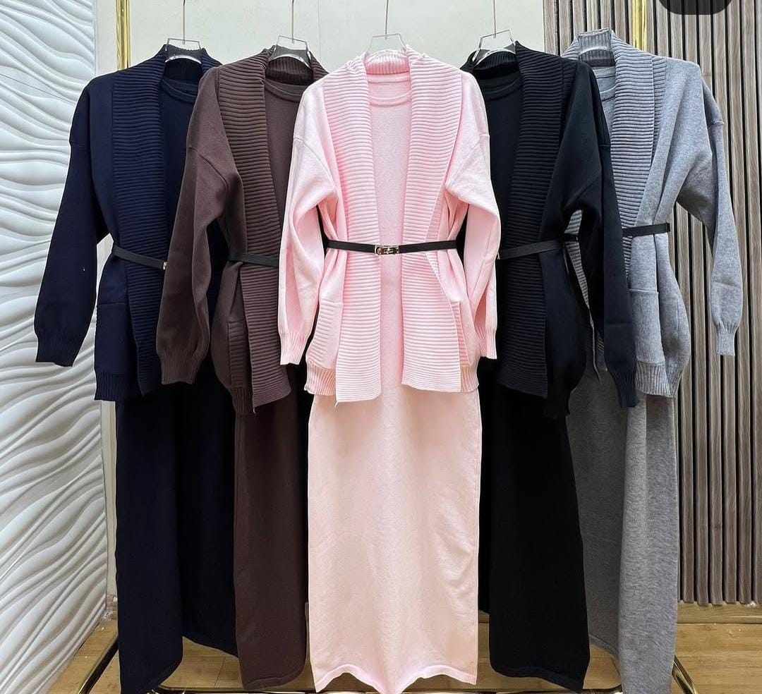 Elegant Woolen Dress with Belt FT454