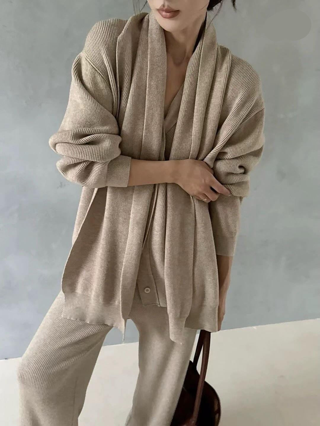 Elegant Woolen Cardigan FT477