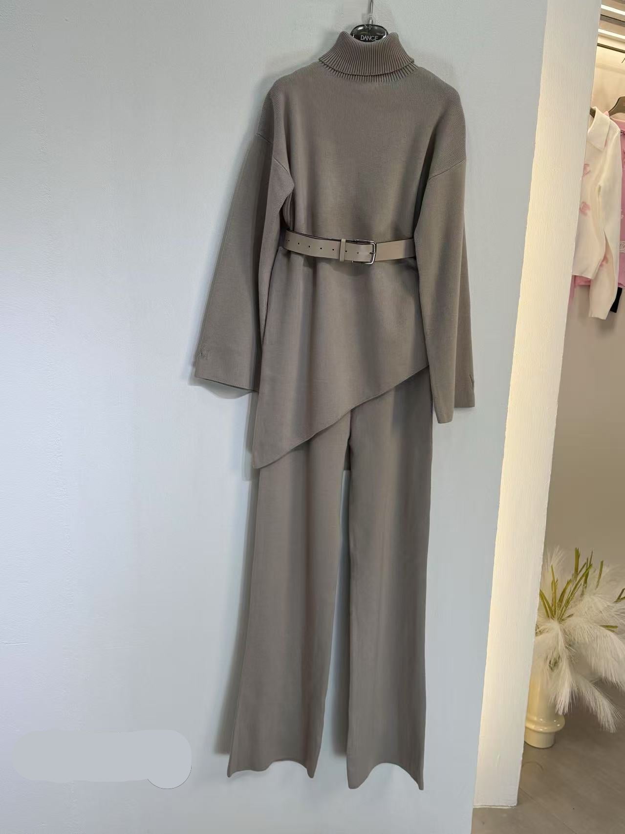 The Asymmetric Heavy Woolen Set FT517