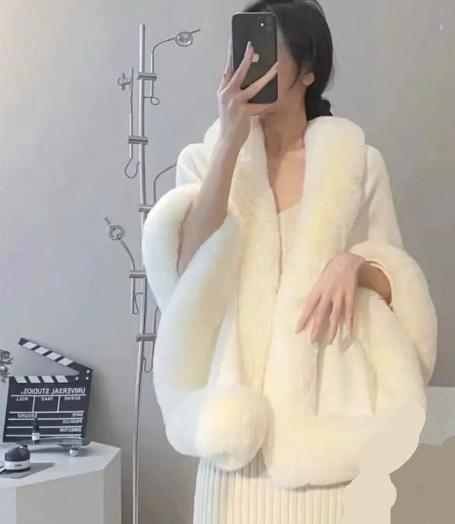 Beautiful Warm Fur Cape FT543
