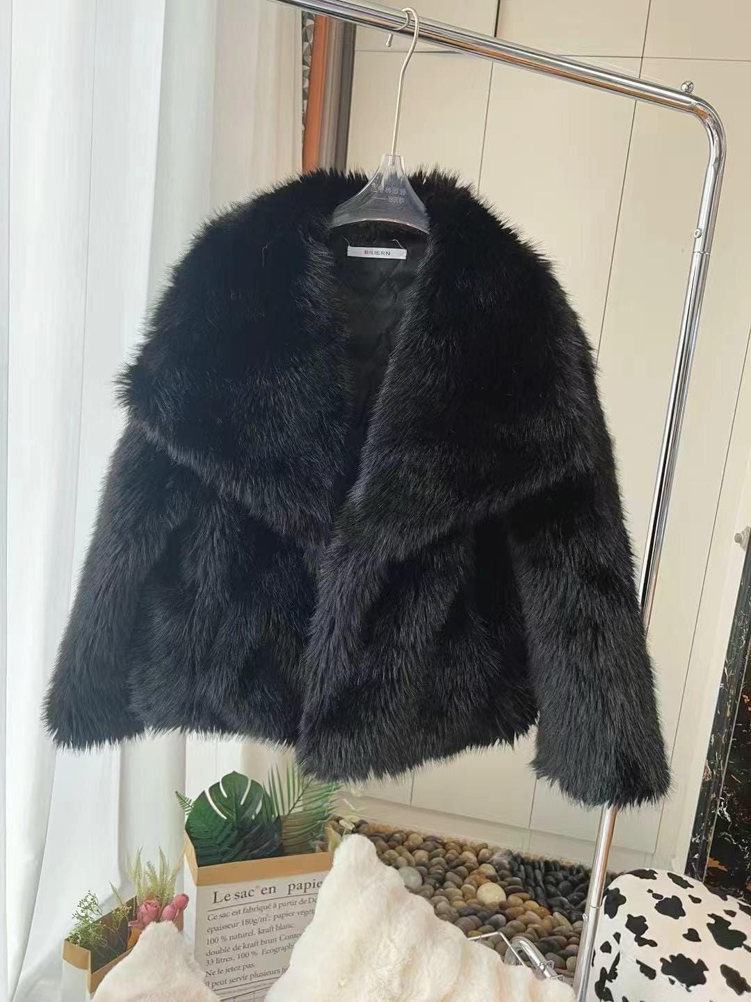 Elegant Henry Fur Coat/Jacket FT557