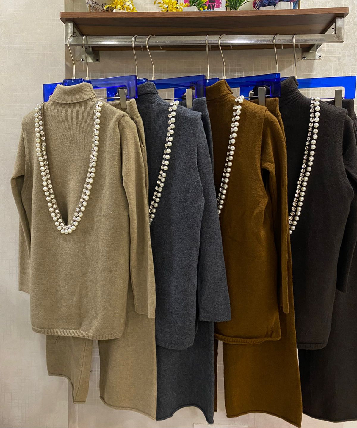 High neck Inner with Pearl Detailed V-neck Top and Pants FT581