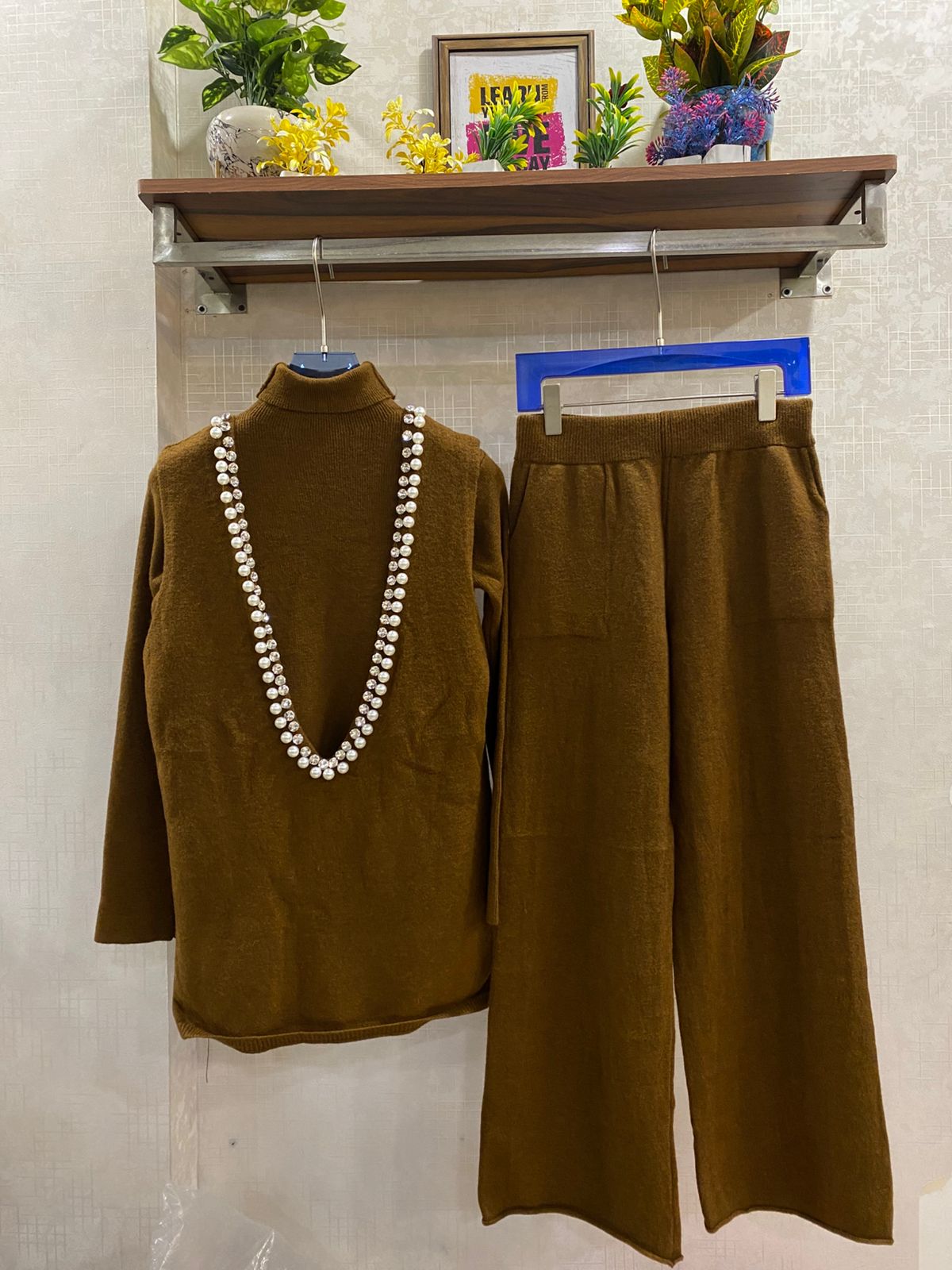 High neck Inner with Pearl Detailed V-neck Top and Pants FT581