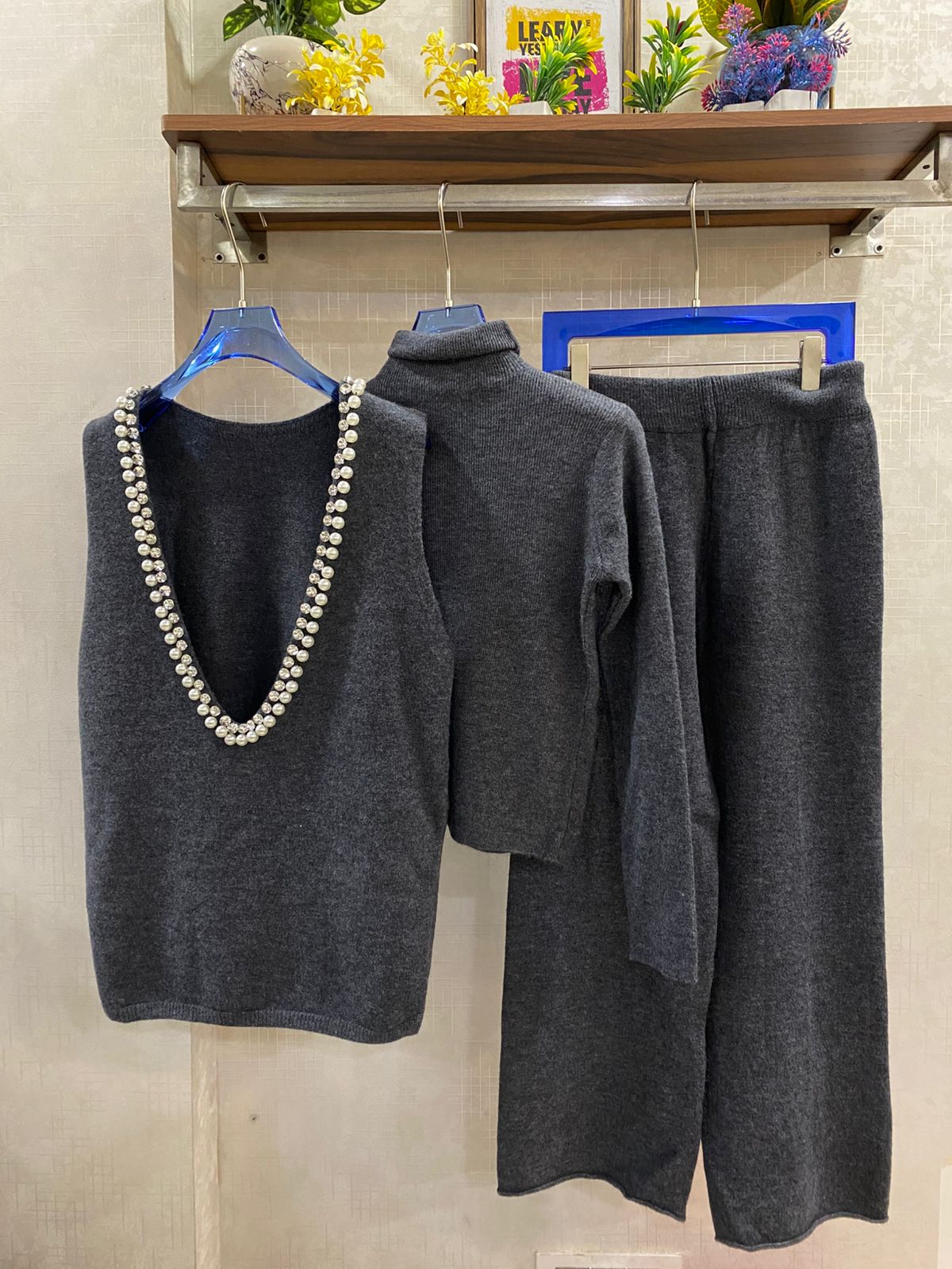 High neck Inner with Pearl Detailed V-neck Top and Pants FT581