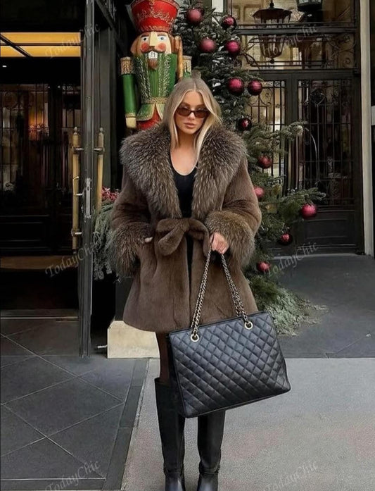 Stunning Fur Coat With Belt FT587