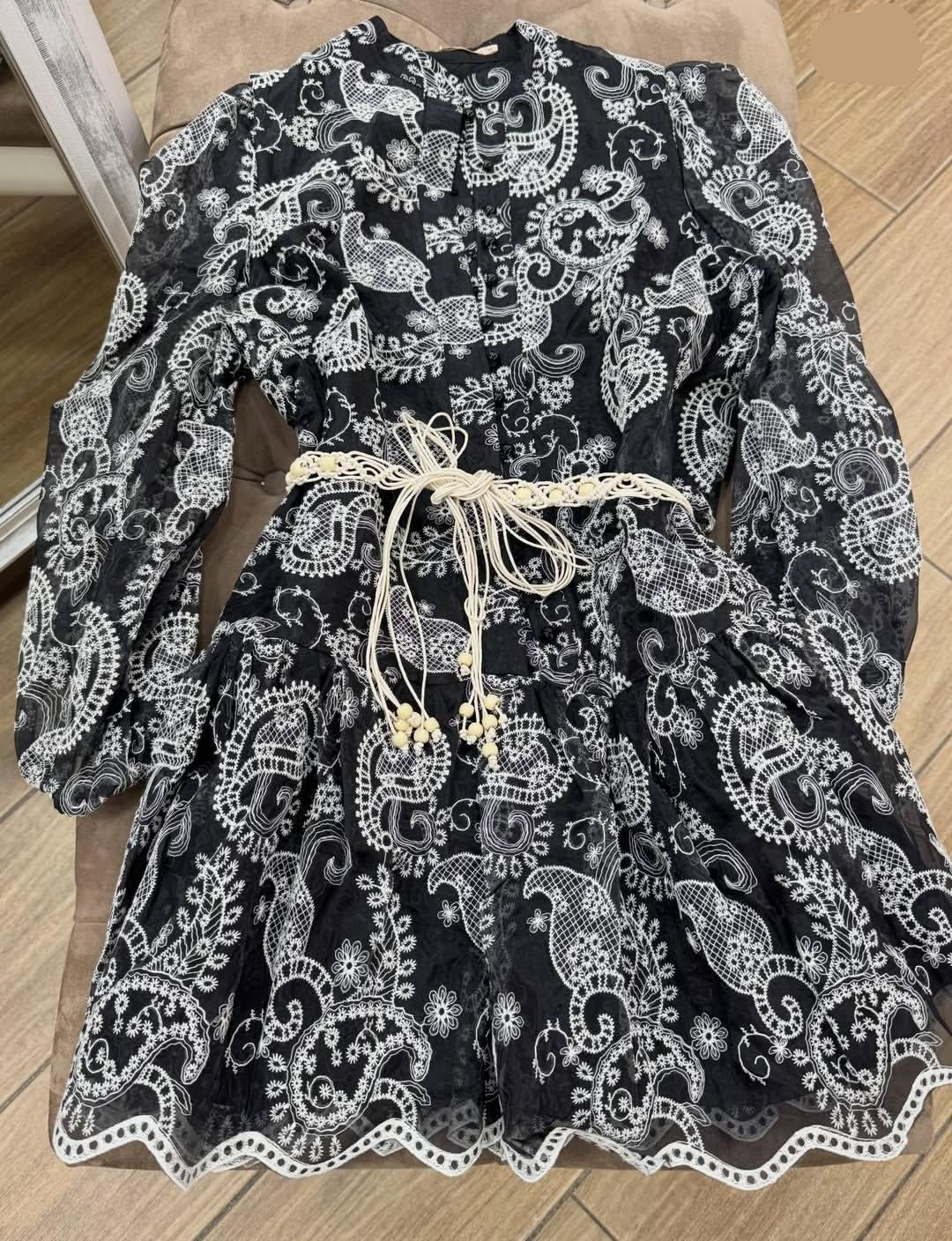 Paisley-Patterned Lace Mini Dress With Long Sleeves With Rope Belt FT746