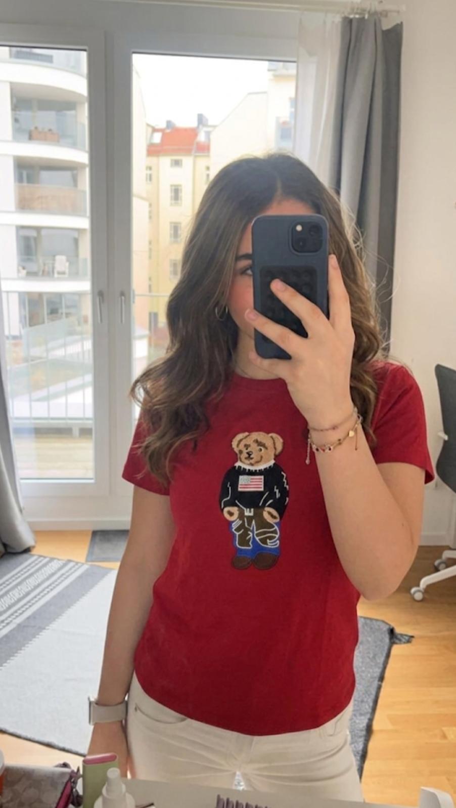 Beautiful Bear Graphic Embroidered T-Shirt FT762