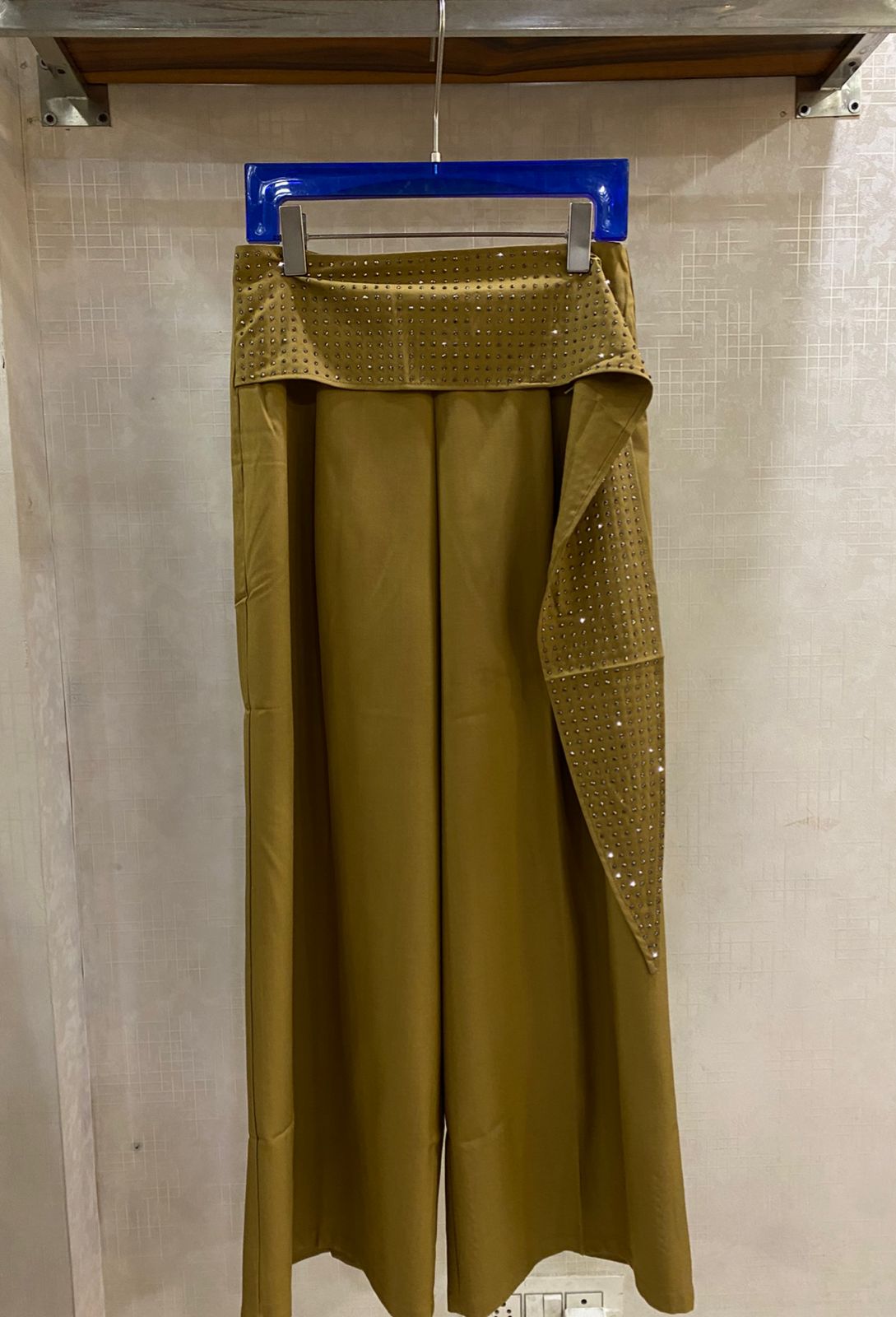 Embellished High-Waisted Wide-Leg Pant FT837