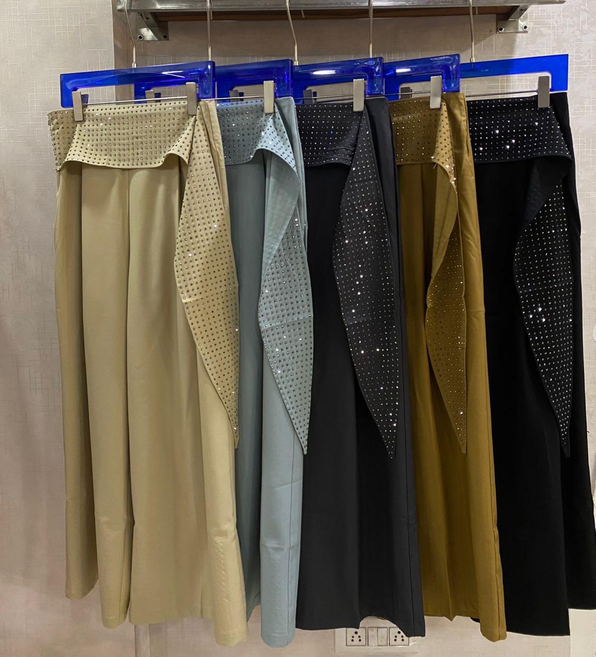 Embellished High-Waisted Wide-Leg Pant FT837