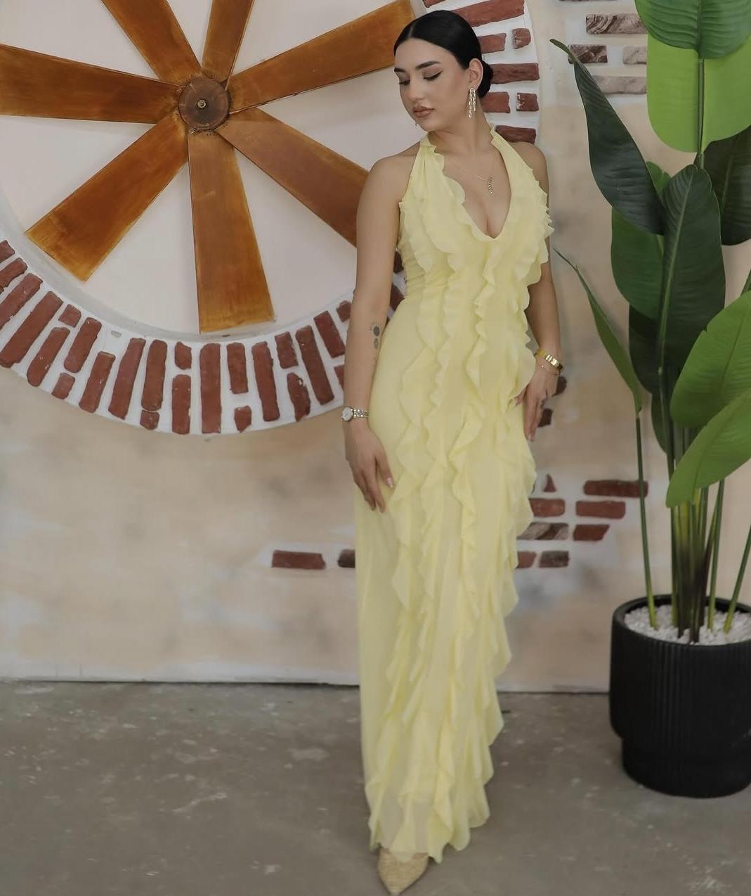 Beautiful Dress With Ruffles And Halter Neck FT905
