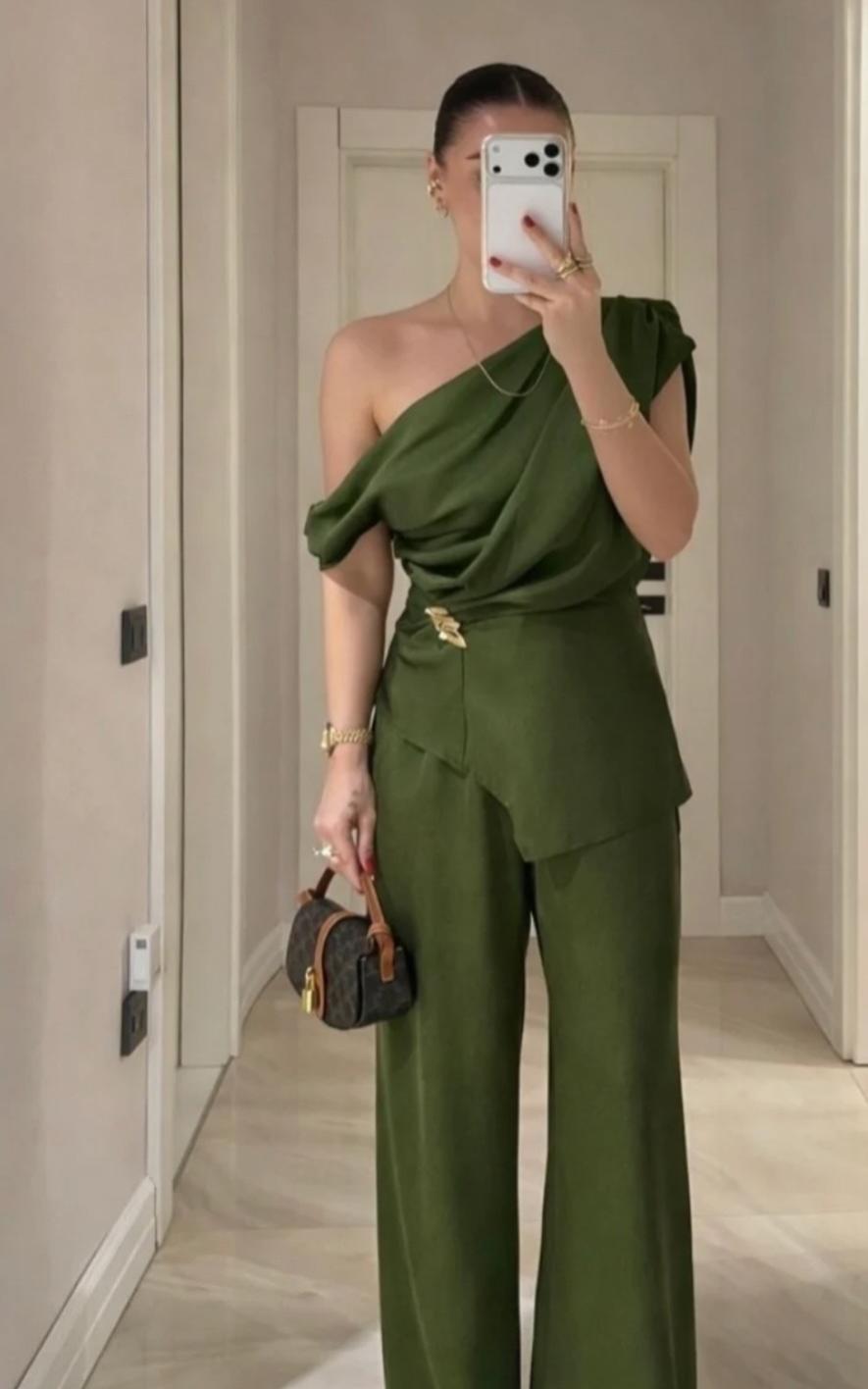 Draped Co-Ord Set With Buckle FT915