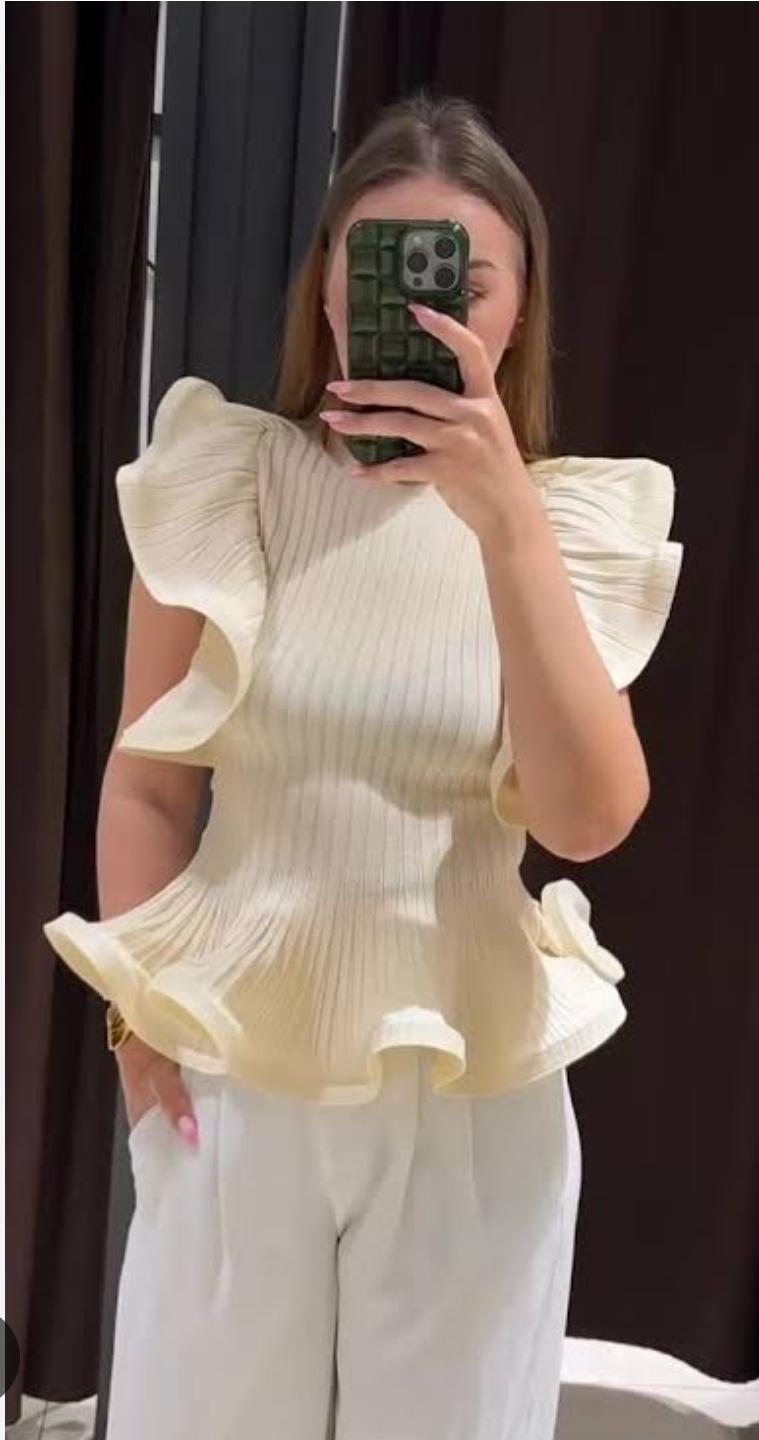 Wavy Ruffle Top FT932