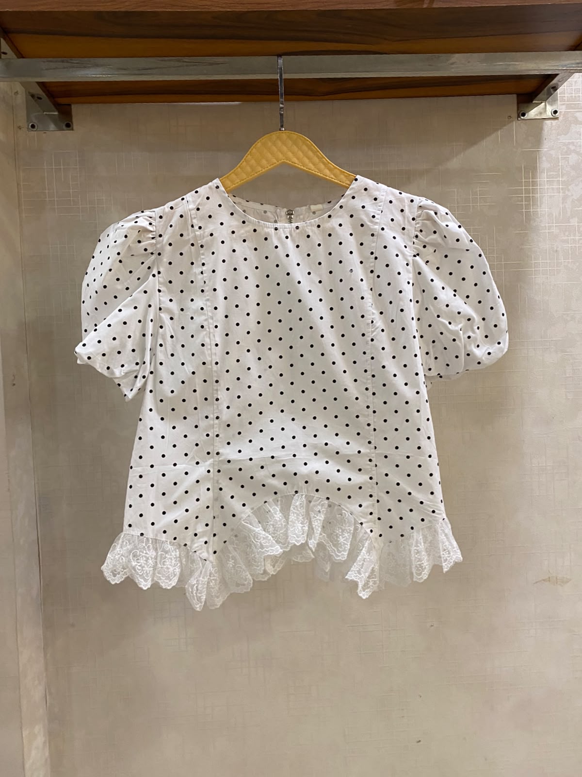 Polka Dot Puff Sleeves Lace Top FT936