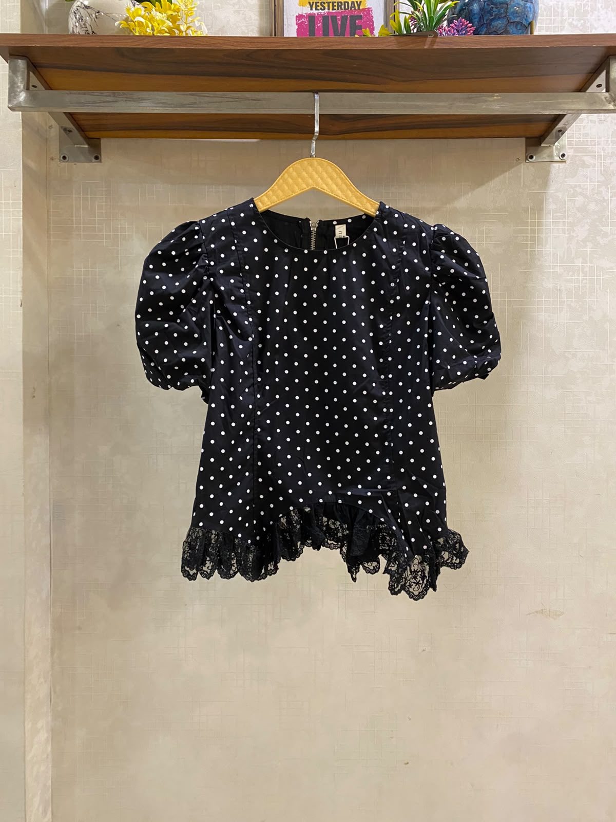 Polka Dot Puff Sleeves Lace Top FT936