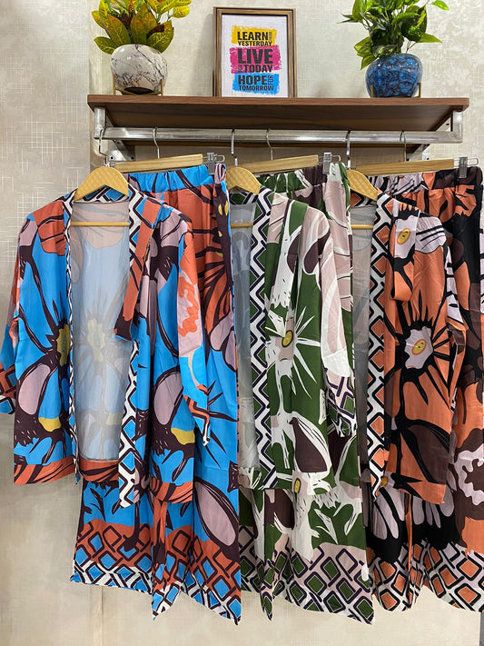Beautiful patterned kimono top and matching wide-leg trousers FT9478