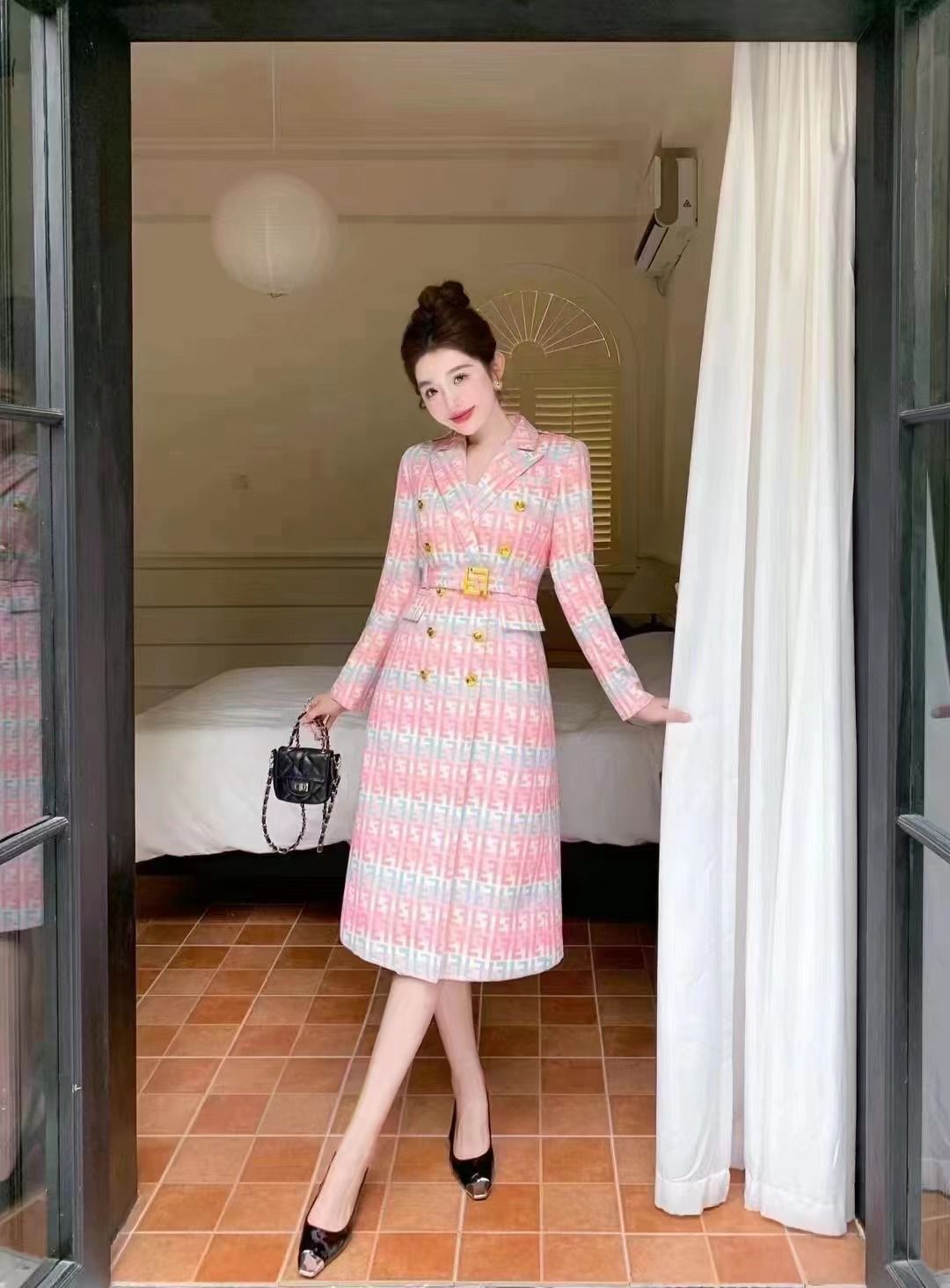 Beautiful long luxe coat with belt FT9487