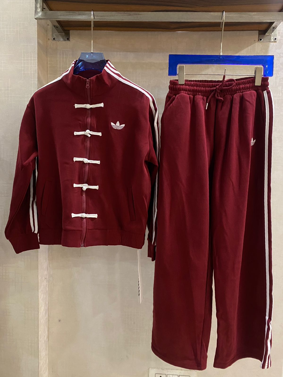 Beautiful track jacket with white crop top, and matching black wide-leg sweatpants FT948