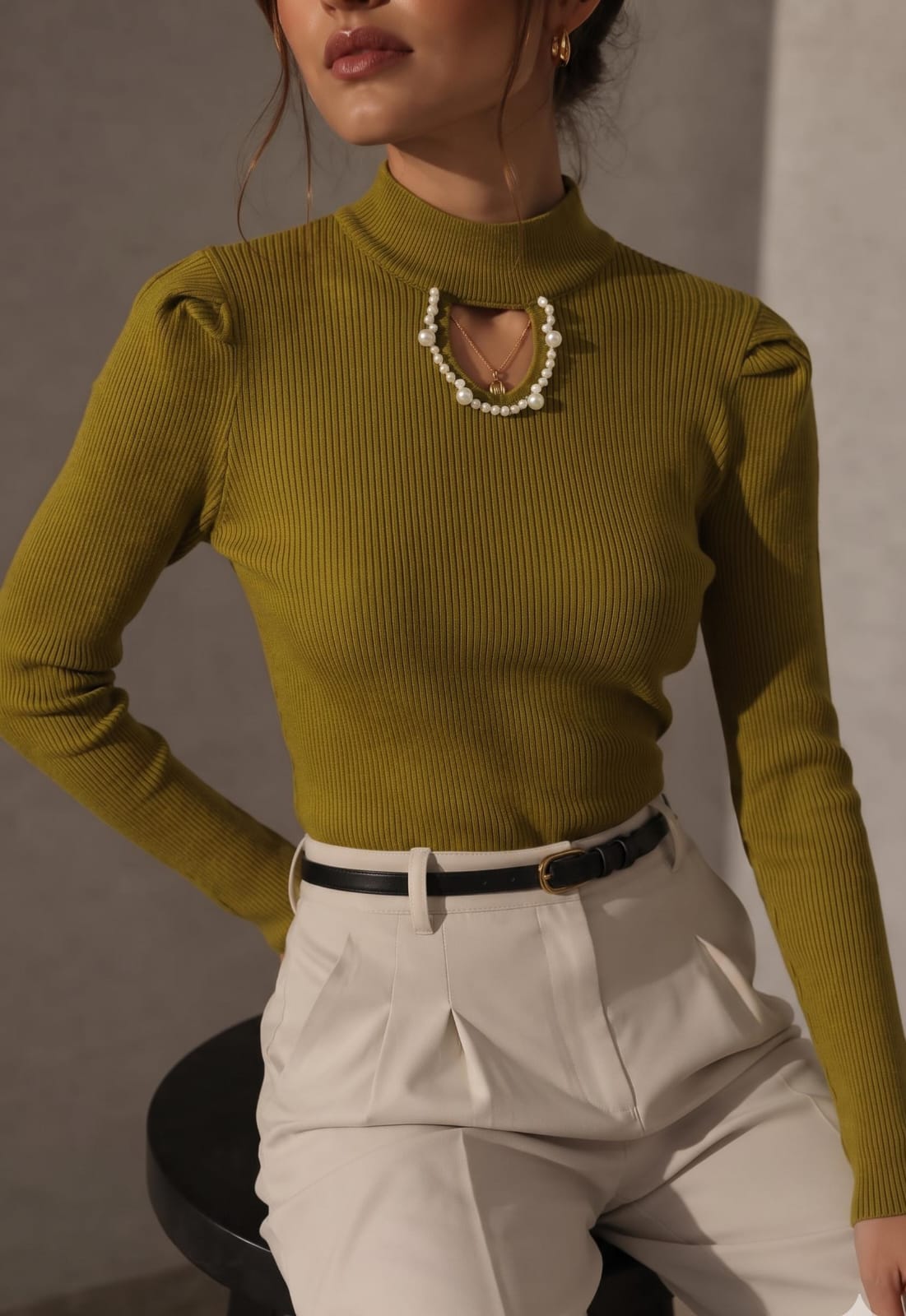 Elegant Basic knit sweater With pearl details FT957