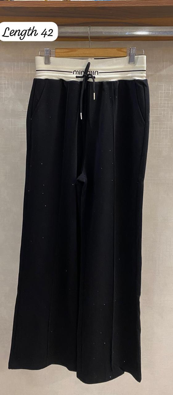 Elegant  wide-leg pants featuring a white contrast elastic waistband with drawstring FT966