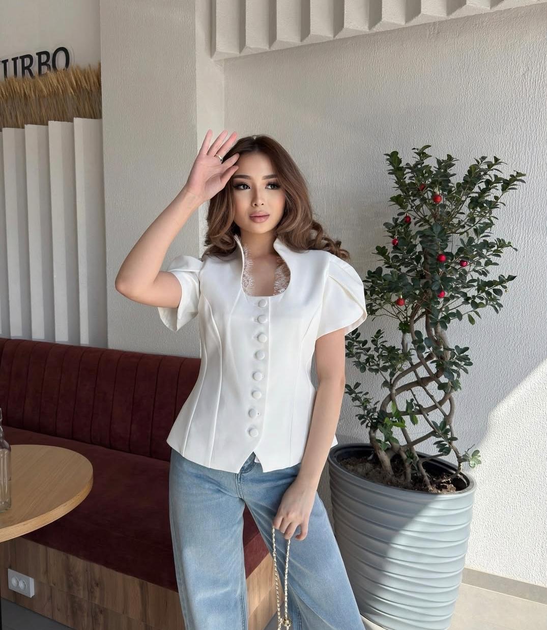 Buttoned Short Fitted Top FT894